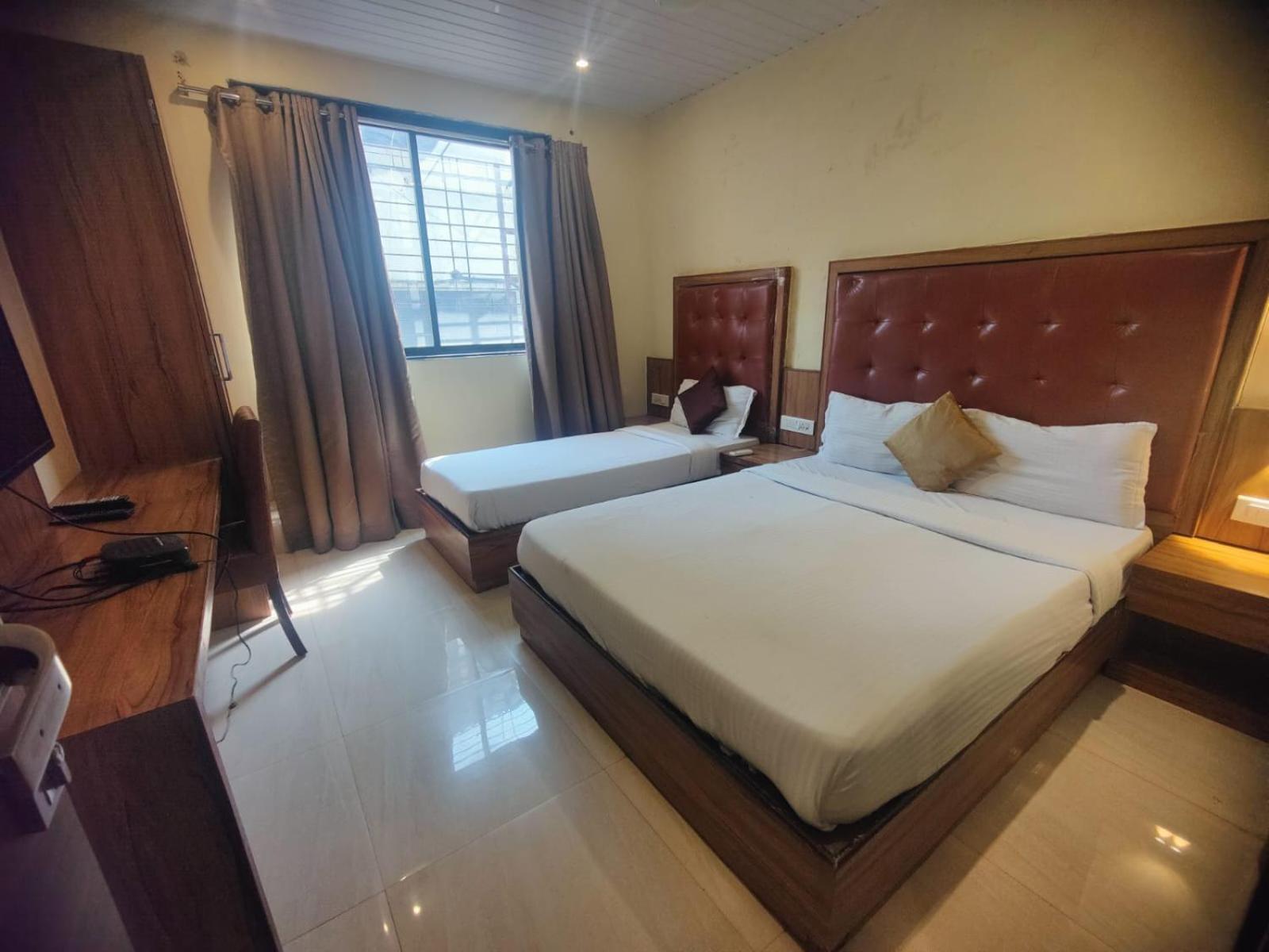 Aster Hotel Near Mumbai Airport Exteriör bild