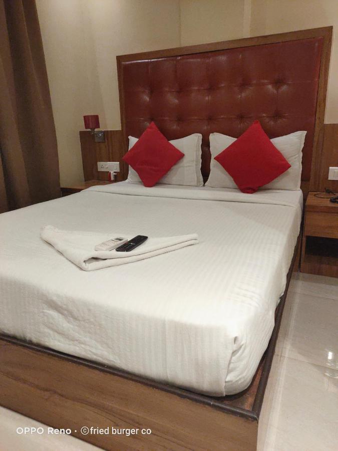 Aster Hotel Near Mumbai Airport Exteriör bild