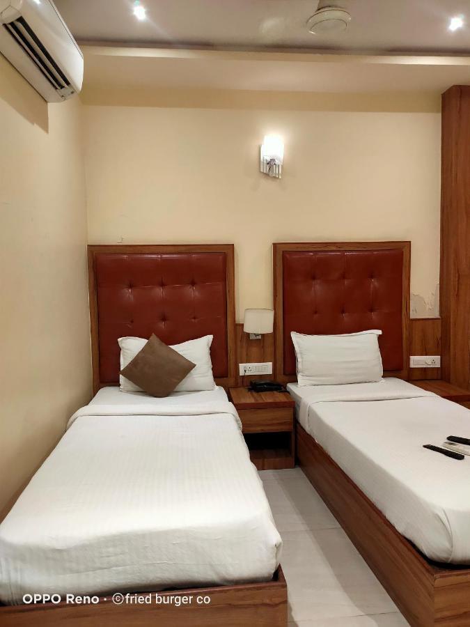 Aster Hotel Near Mumbai Airport Exteriör bild
